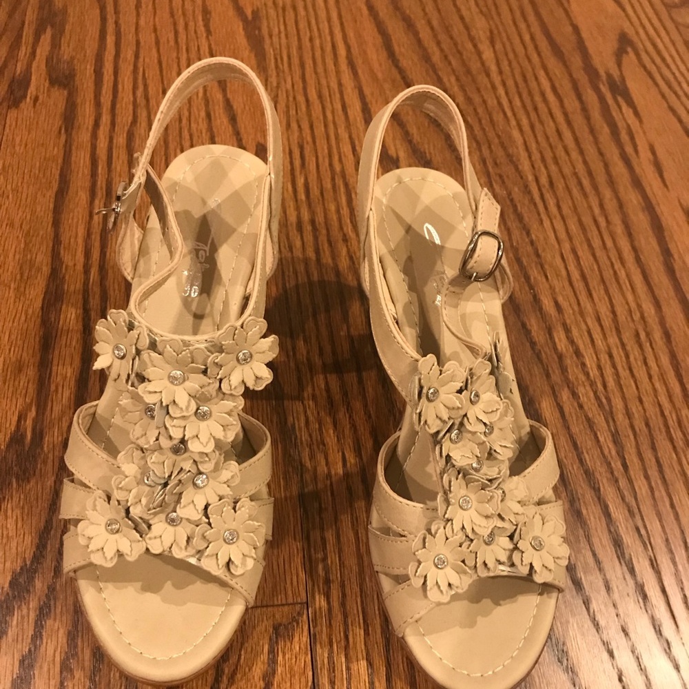 Women’s Taboo Flower Sandals - Tan